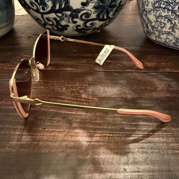 NWT Quay Glow Up Women\'s Sunglasses main image 5